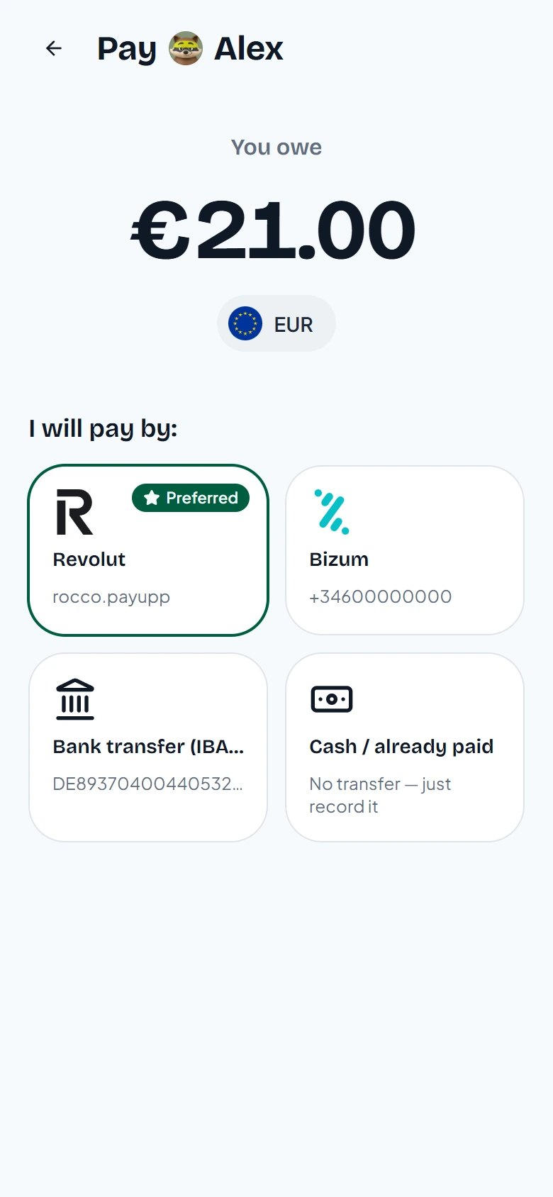 Current guest payment screen: Mira owes Alex €21 and can choose Revolut, Bizum, bank transfer or cash.